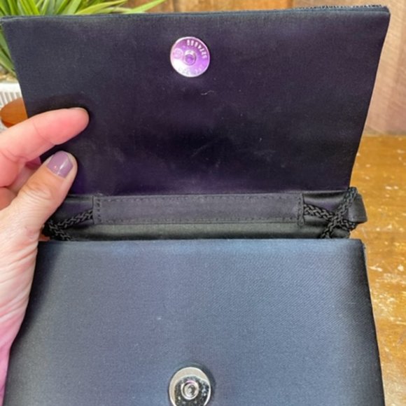 La Regale Beaded Evening Clutch - Picture 7 of 11